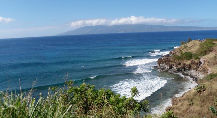 Best-Surf-Spots-In-Maui-Hawaii-USA