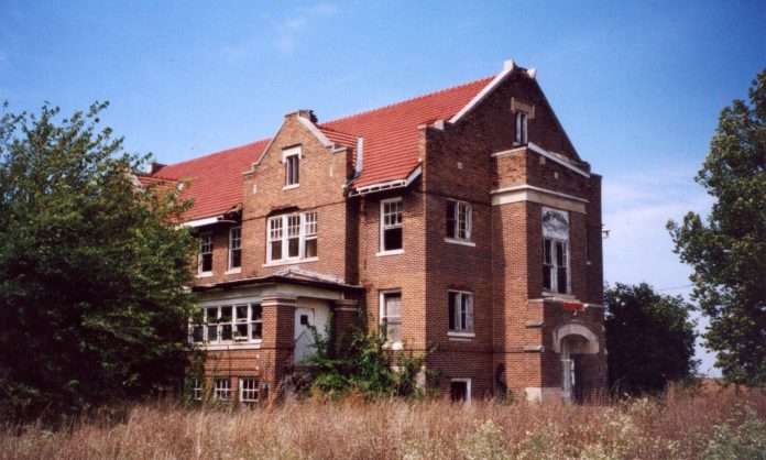 The 13 best haunted houses in Illinois