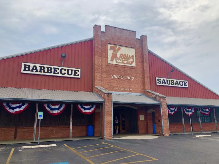 WELCOME-TO-LOCKHARTS-bar-b-que-scaled
