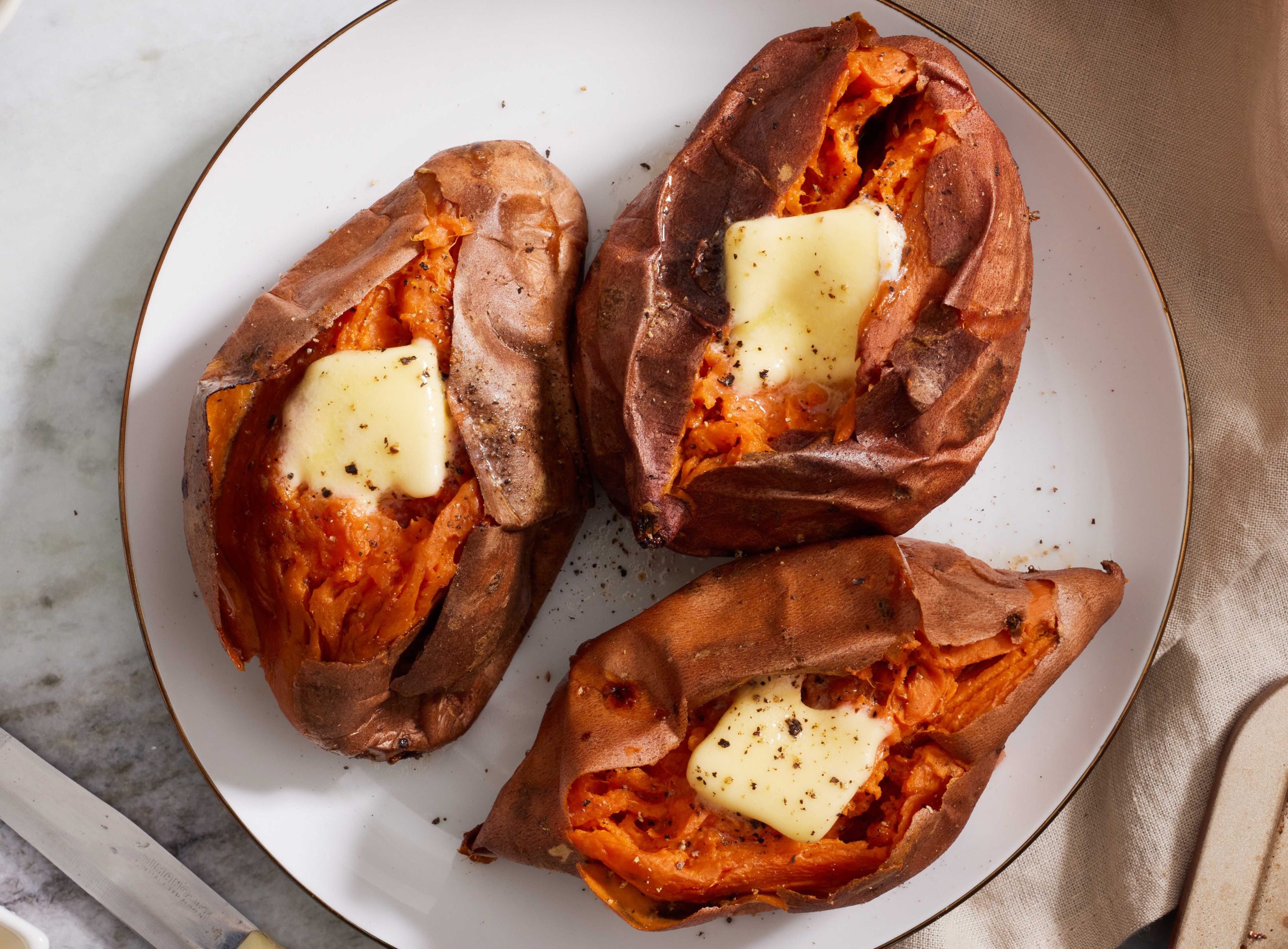 delish-perfect-baked-sweet-potato-1637646118