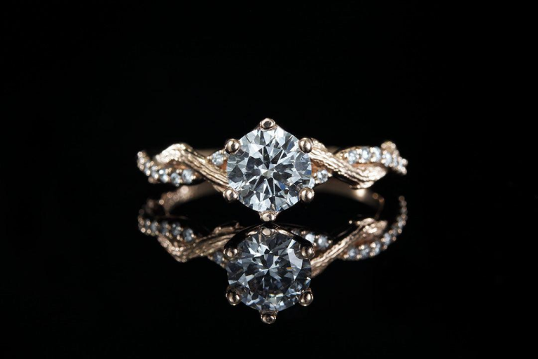 Twisted Lab Diamond Rings