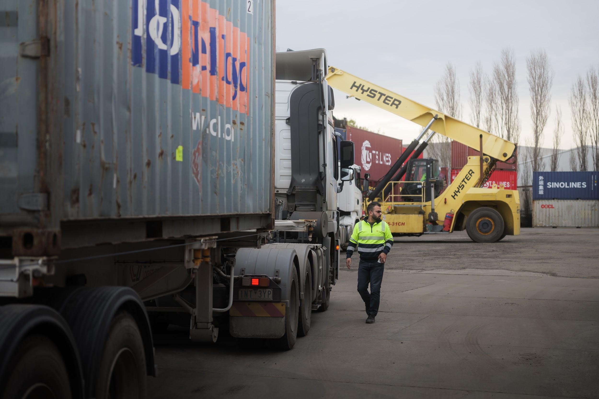 What drives container transport pricing and how to avoid hidden fees that erode your logistics margins_img_1