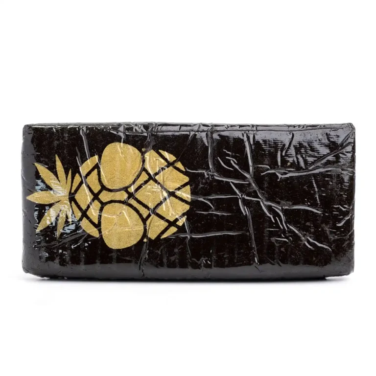 Gold-Seal-Pineapple-2