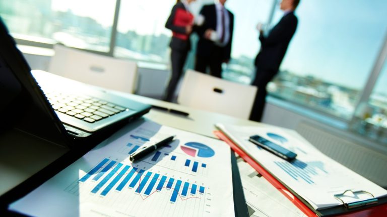 Corporate-Governance-and-Internal-Controls-1600x900